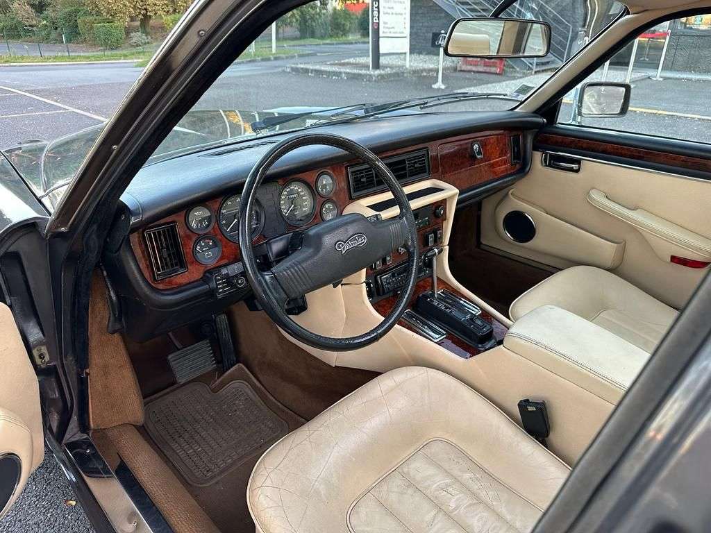 Daimler Double six 1988