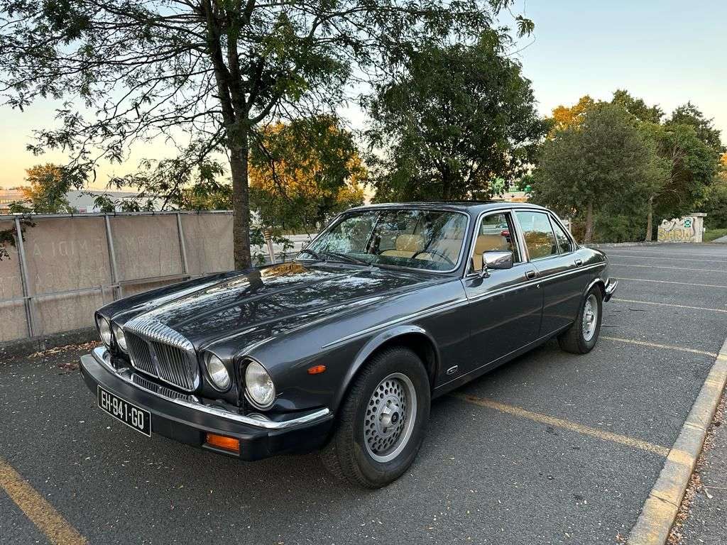Daimler Double six 1988