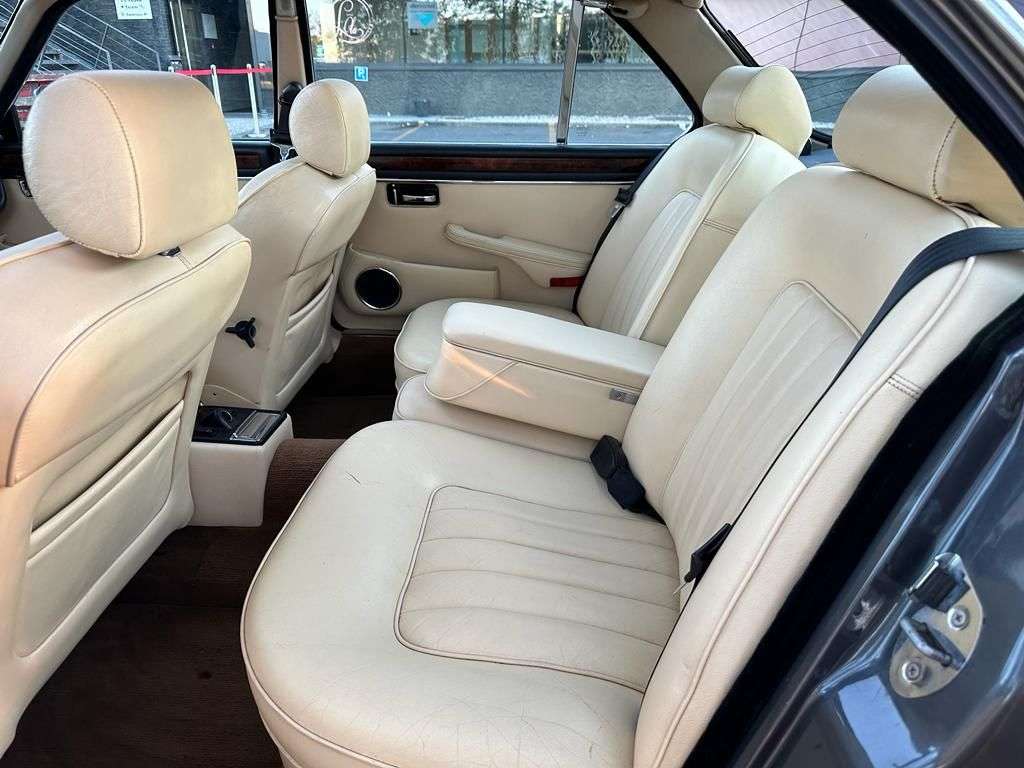 Daimler Double six 1988