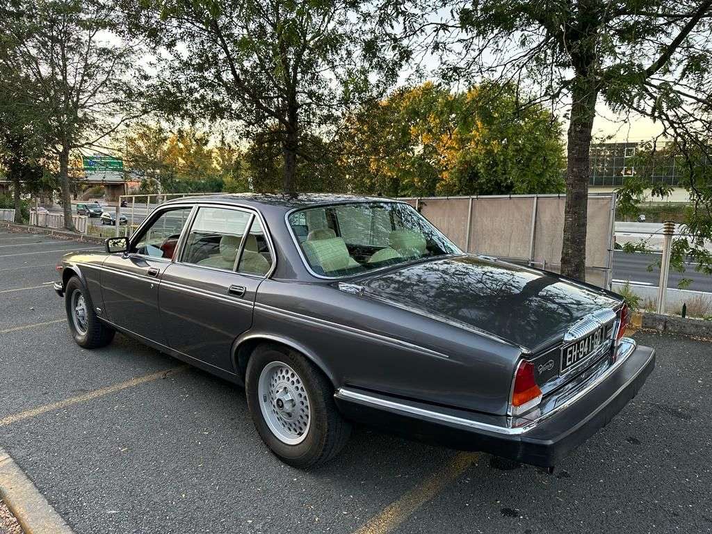 Daimler Double six 1988