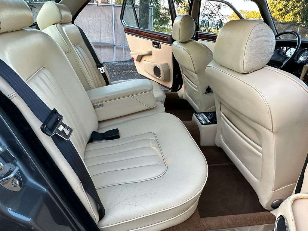 Daimler Double six 1988