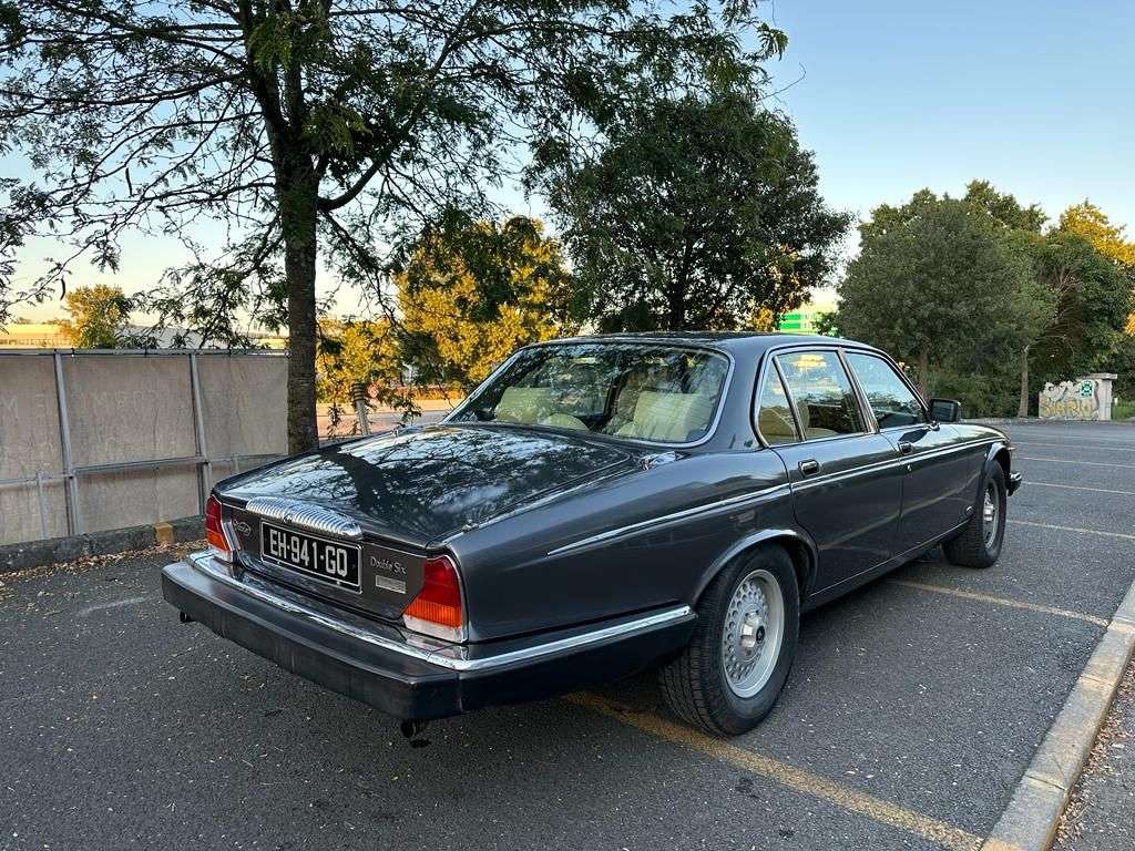 Daimler Double six 1988