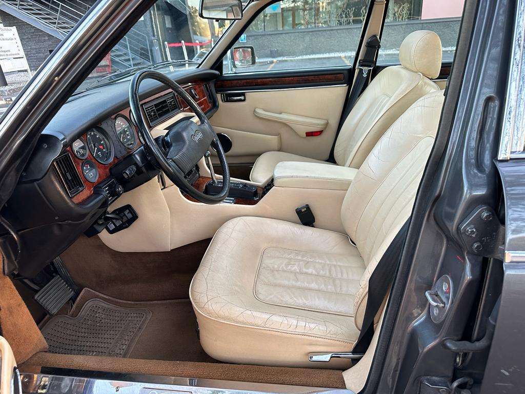 Daimler Double six 1988