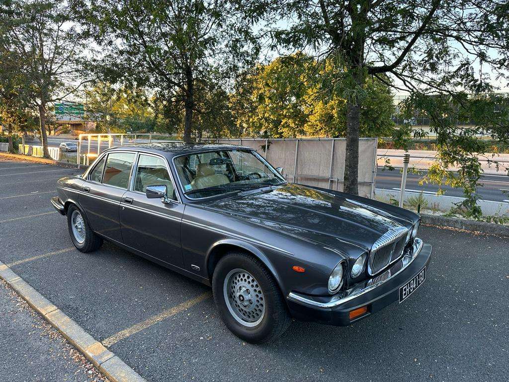 Daimler Double six 1988