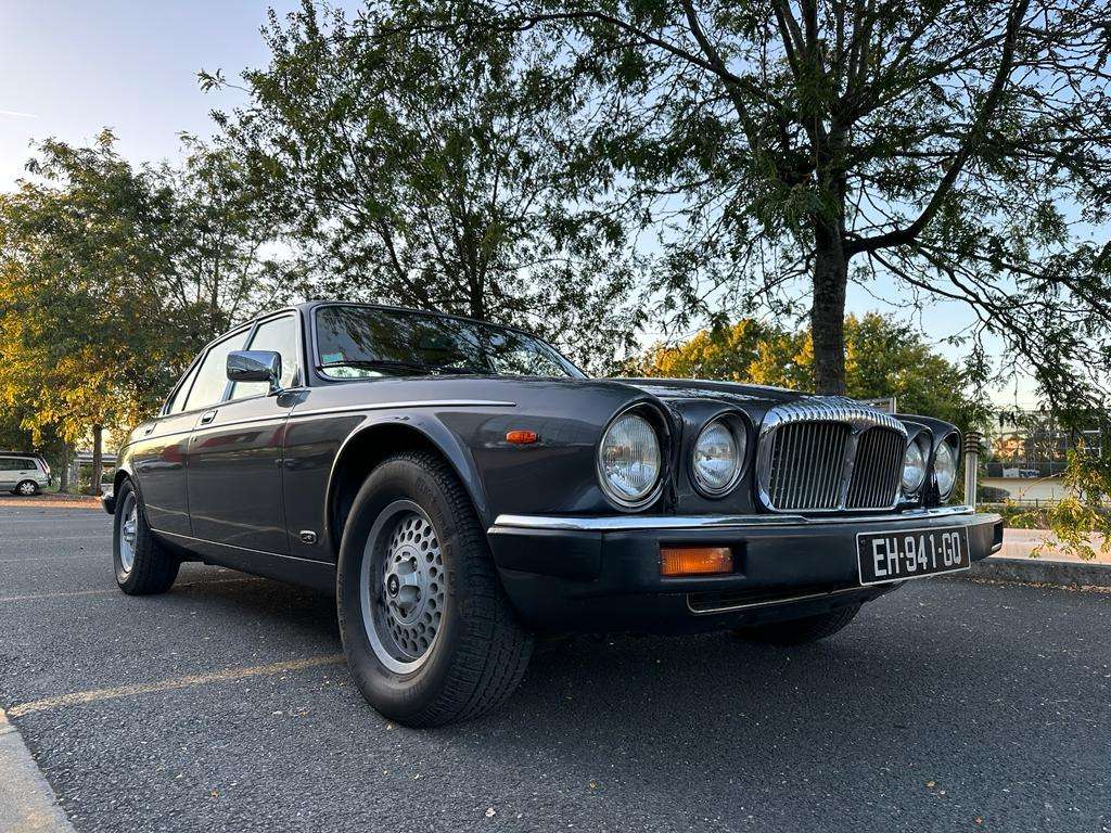 Daimler Double six 1988