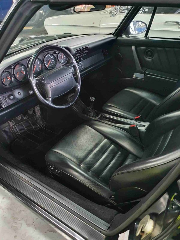 Porsche Carrera 4 1992