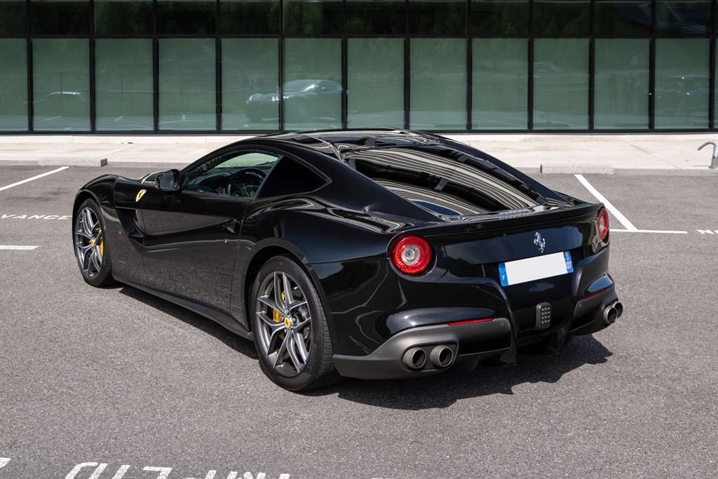 Ferrari F12 Berlinetta 2015