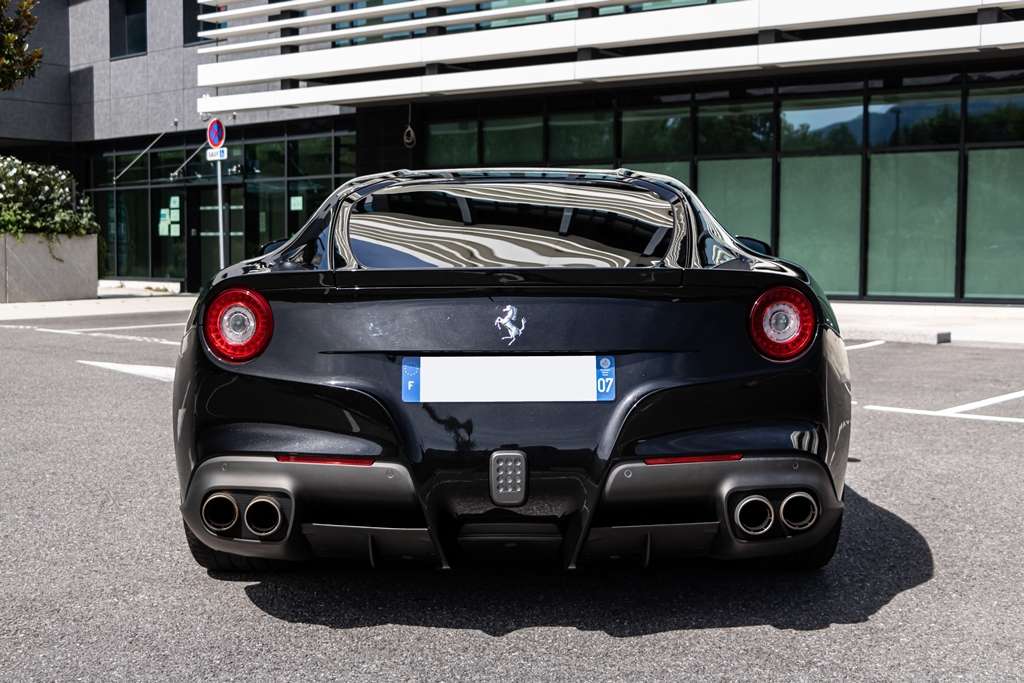 Ferrari F12 Berlinetta 2015