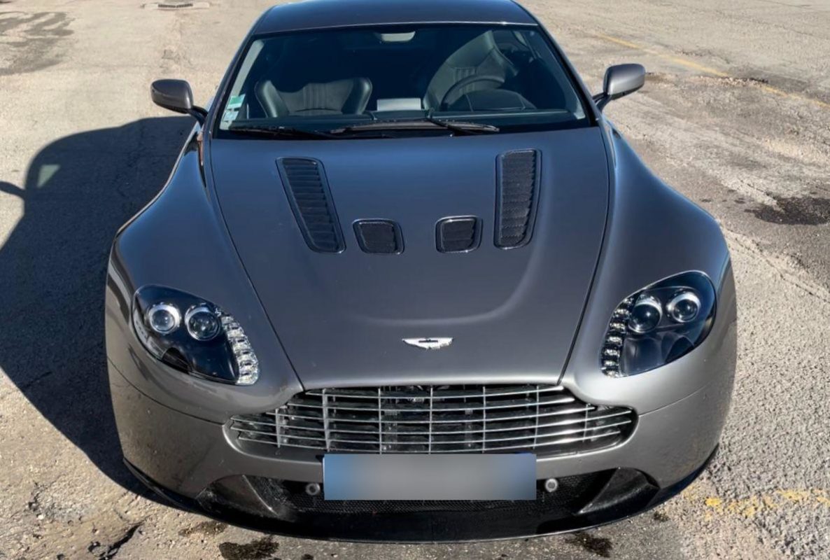Aston Martin V12 VANTAGE 2010