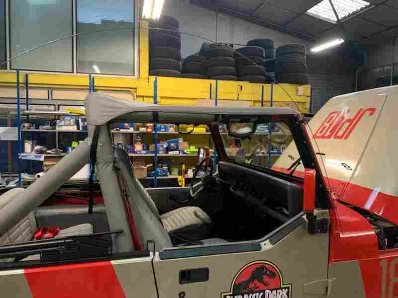 Jeep WRANGLER JURASSIC PARK 1991