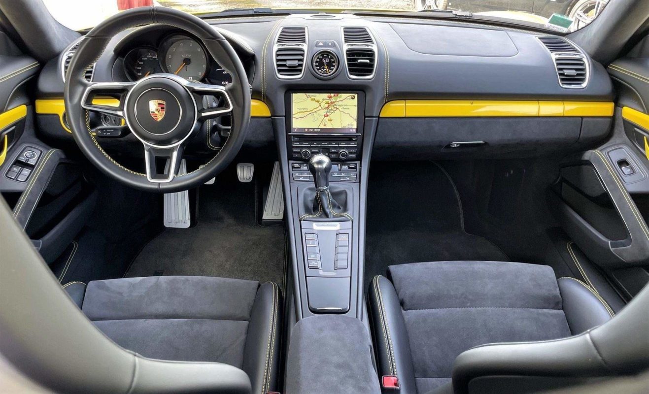 Porsche Cayman GT4 2016