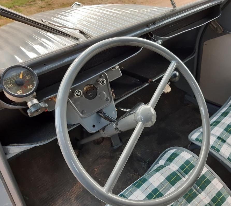 Citroen 2cv camionnette AZU 1954