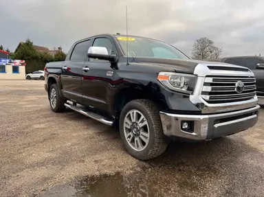 2018 Toyota TUNDRA V8 5.7 L